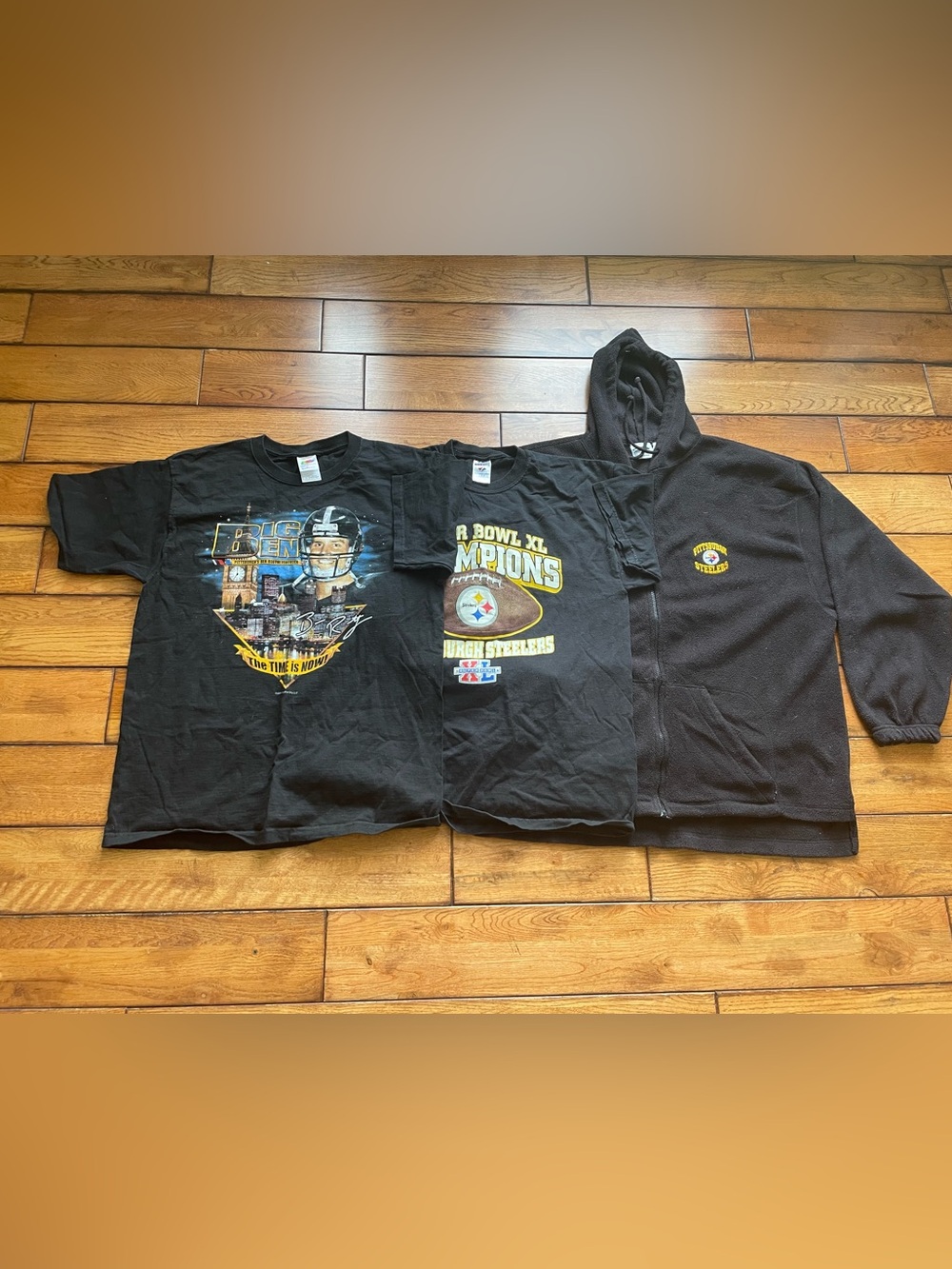 Pittsburgh Steelers Black Fleece Zip Hoodie and 2 tshirt bundle